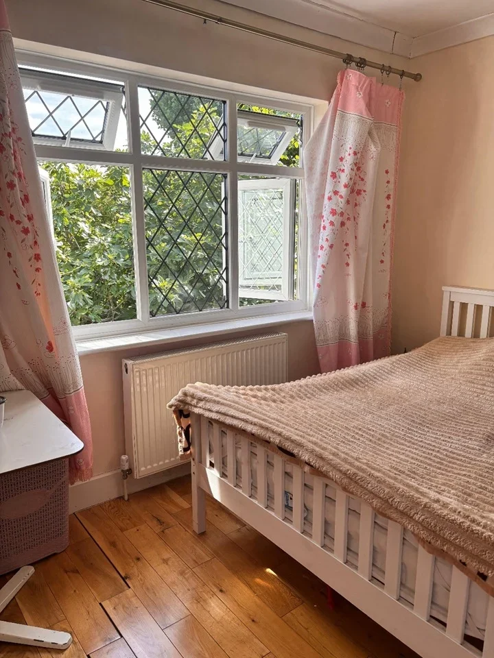 Room Le May Avenue in Greater London