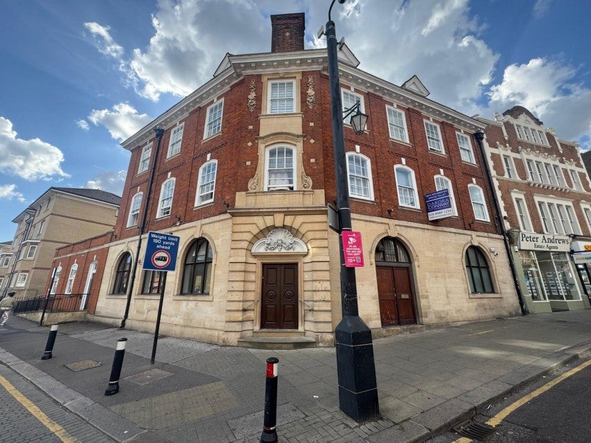 Flat George Lane in Greater London