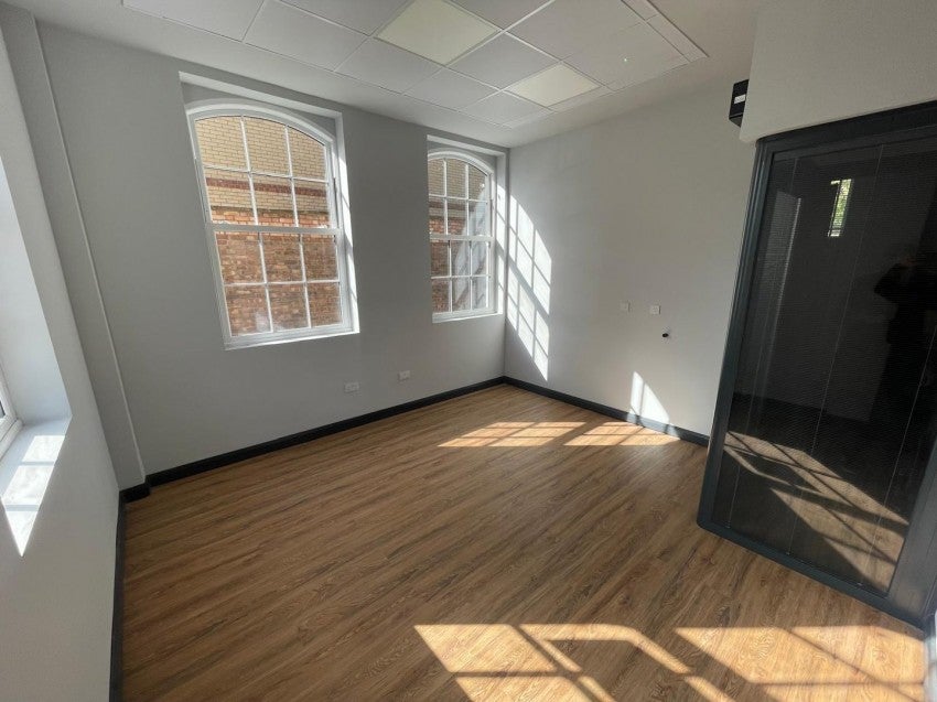 Flat George Lane in Greater London