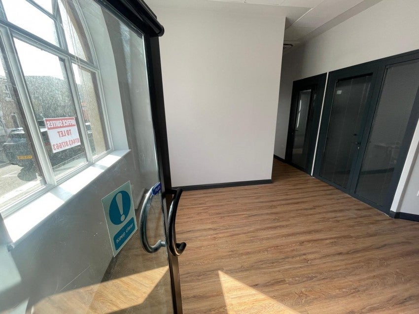 Flat George Lane in Greater London