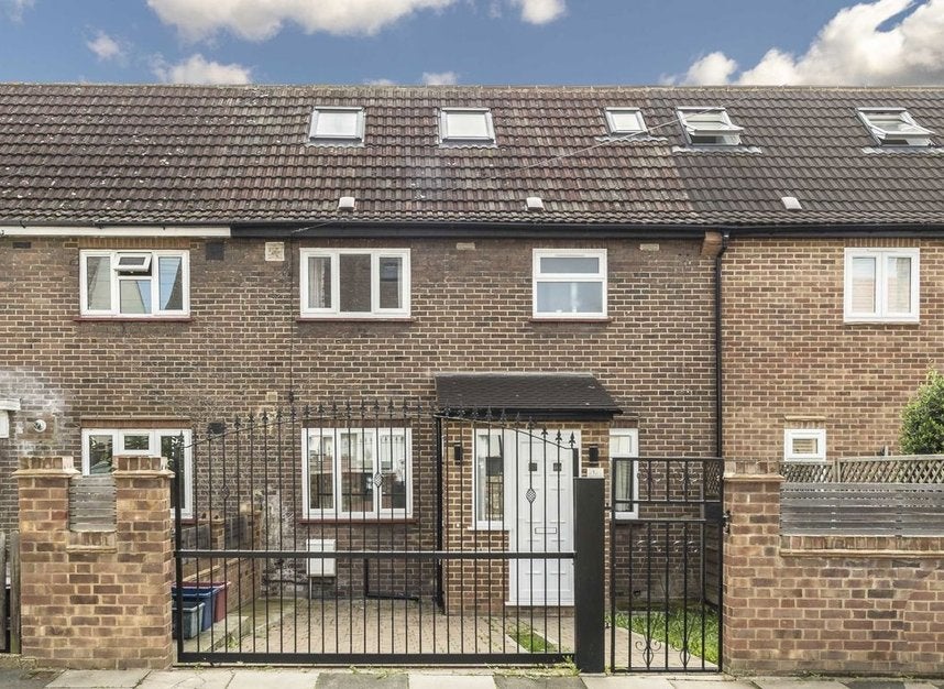 House Cherry Crescent in Greater London