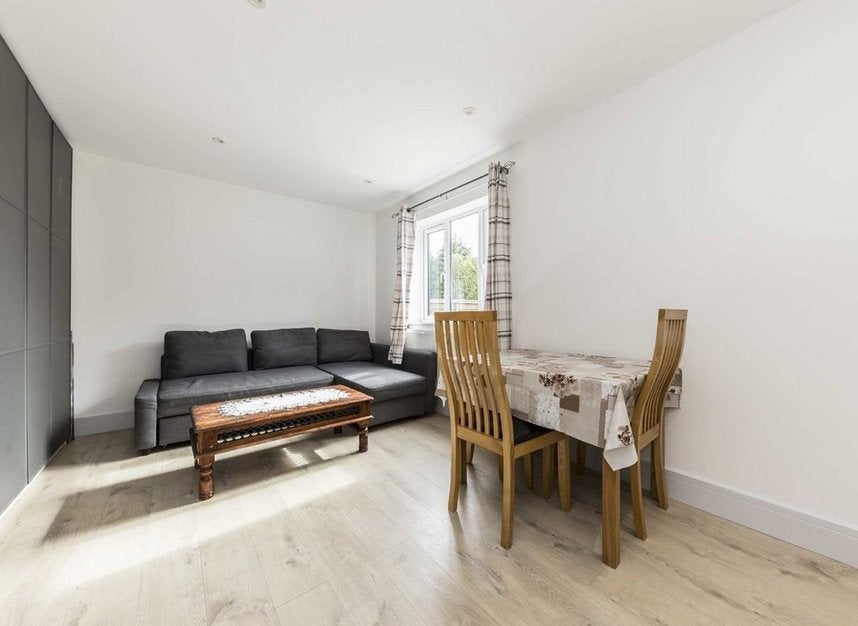 House Cherry Crescent in Greater London
