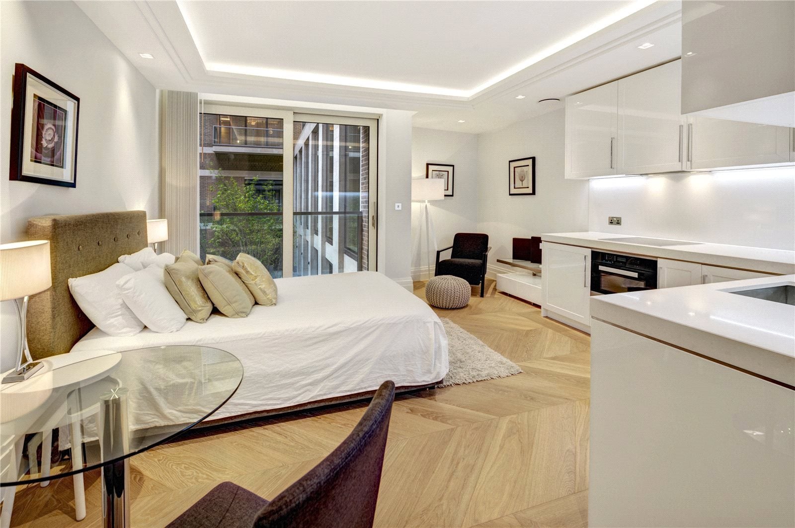 Flat Strand in City of Westminster