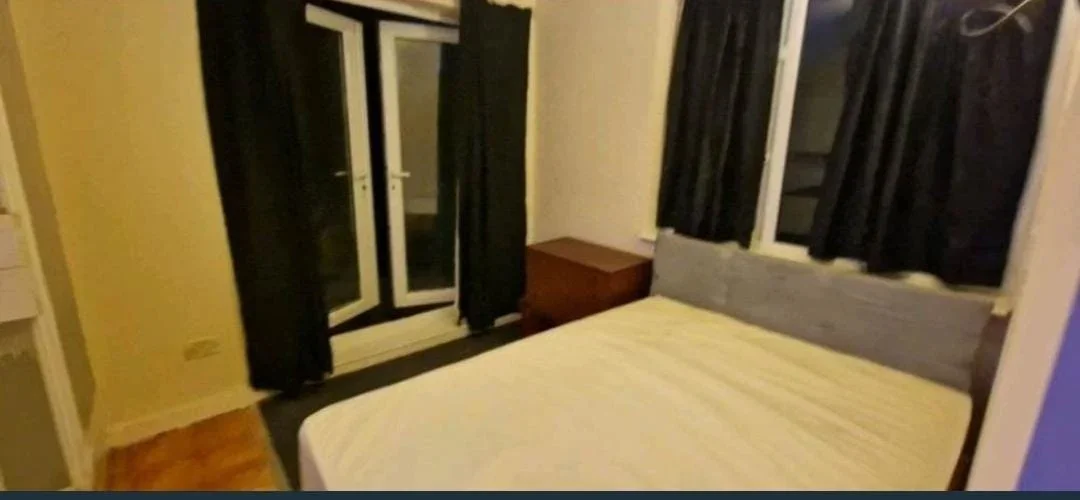 Room Honiton Road in Greater London
