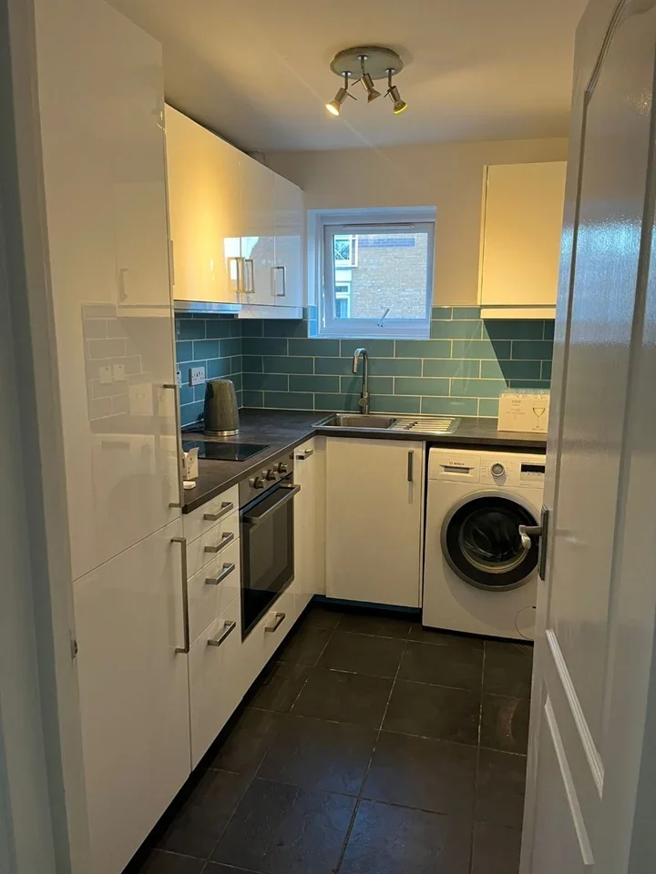 Flat Christopher Close in Greater London