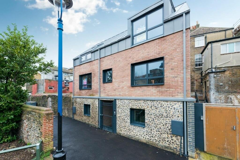 House Harbour Street in Thanet