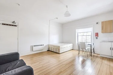 Flat Lyham Road in Greater London
