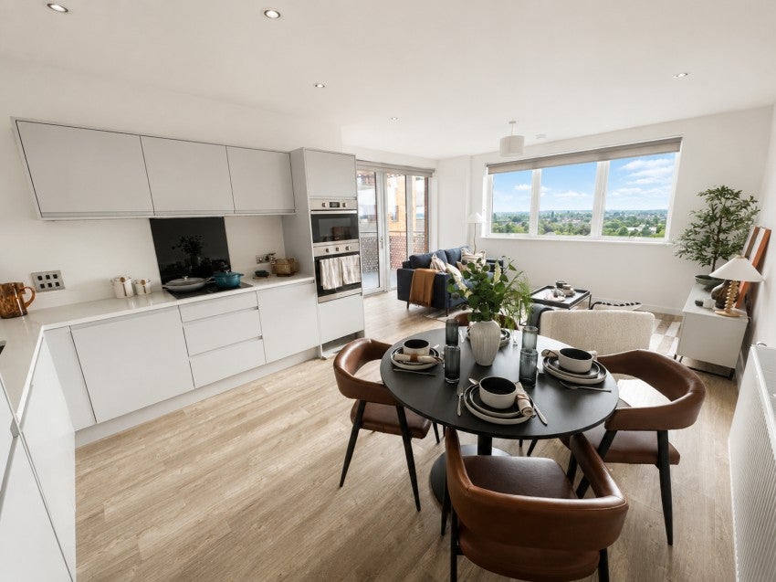 Flat Elmsleigh Road in Borough of Spelthorne