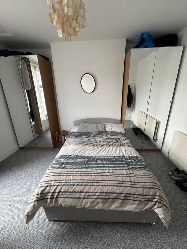 Room Stowe Road in Greater London