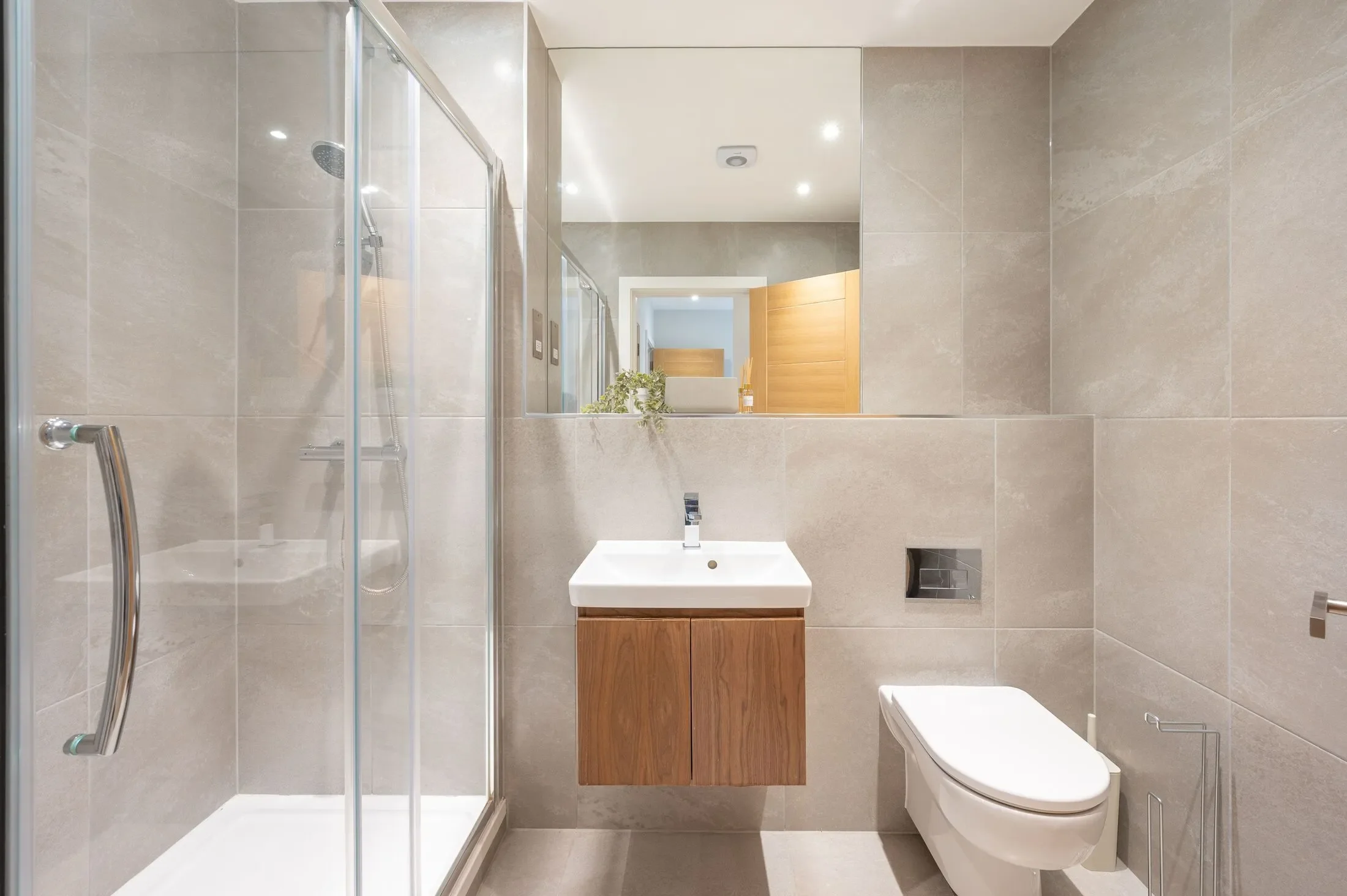 Flat Finchley Road in Greater London