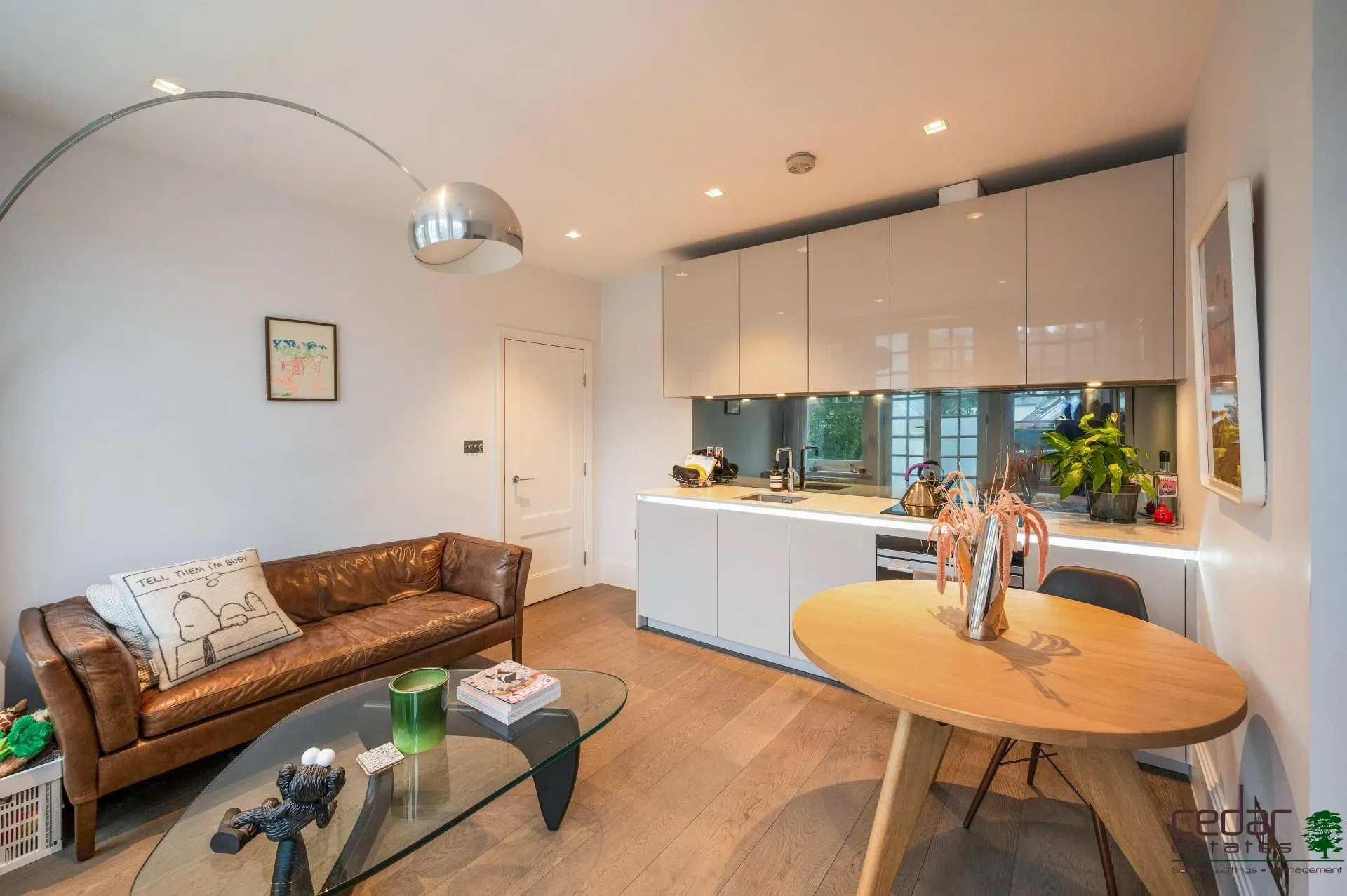 Flat Wellfield Avenue in Greater London