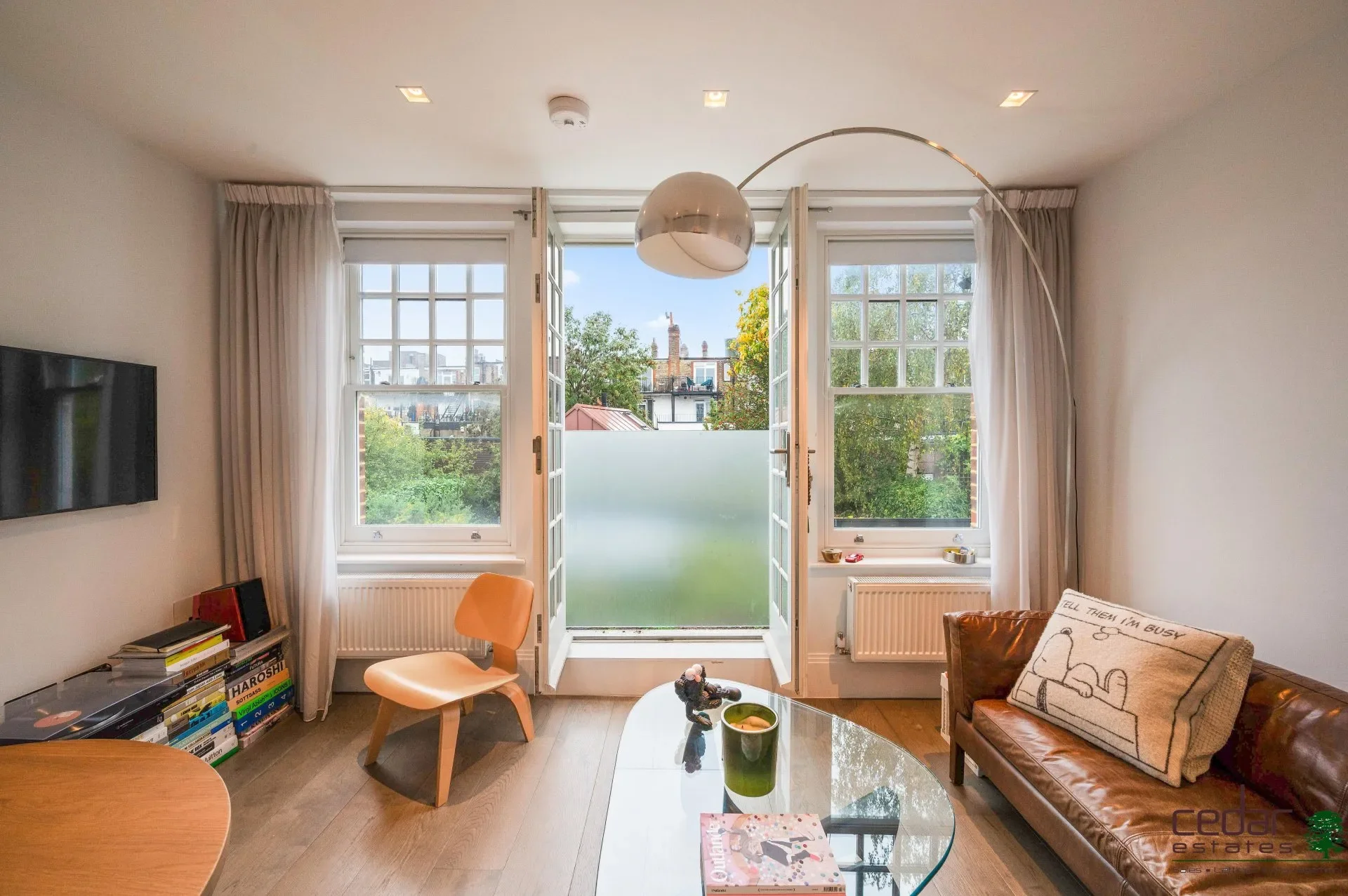 Flat Wellfield Avenue in Greater London