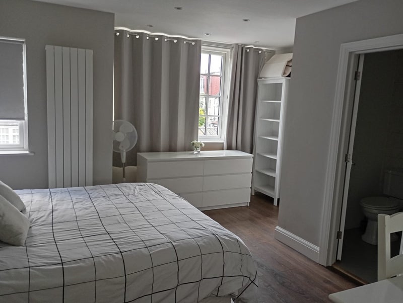 Room Brisbane Avenue in Greater London