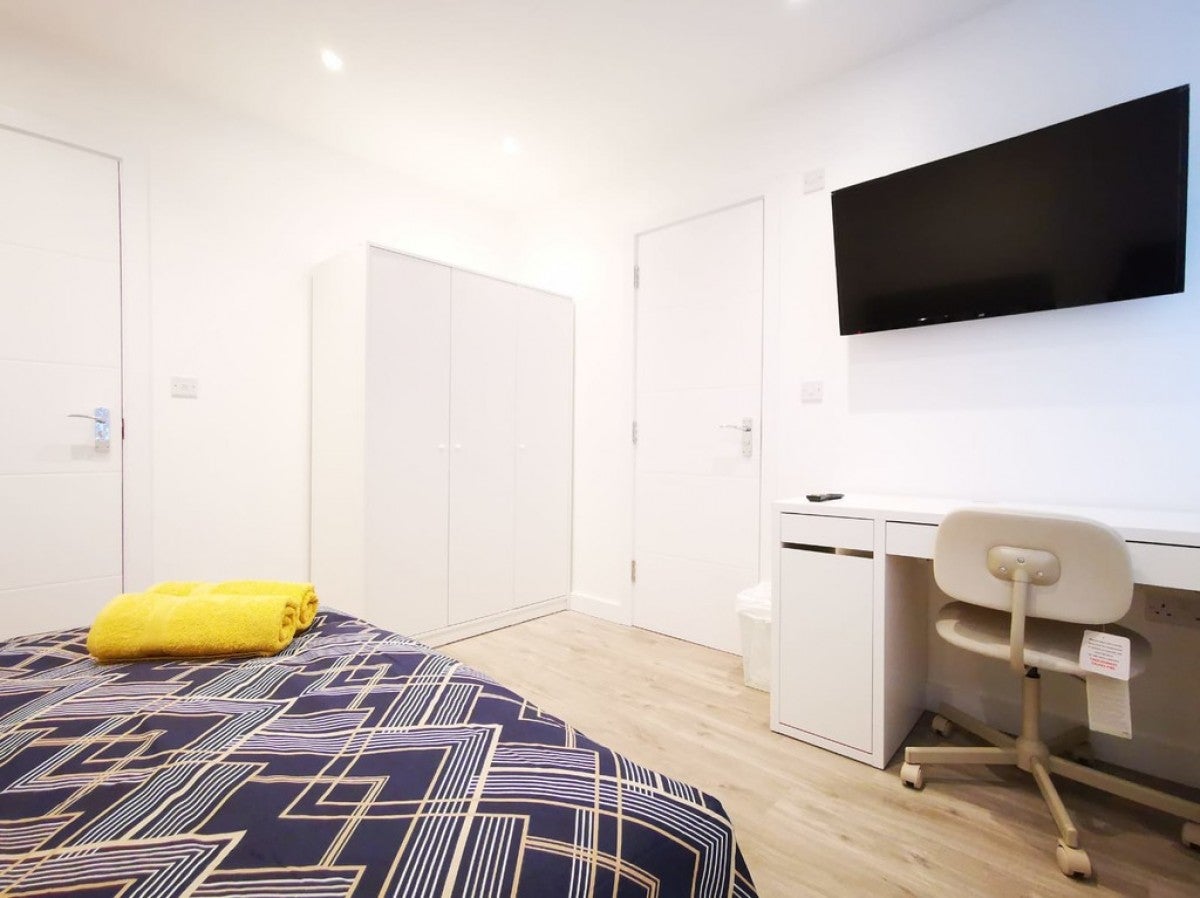 Flat Ferndale Road in Liverpool