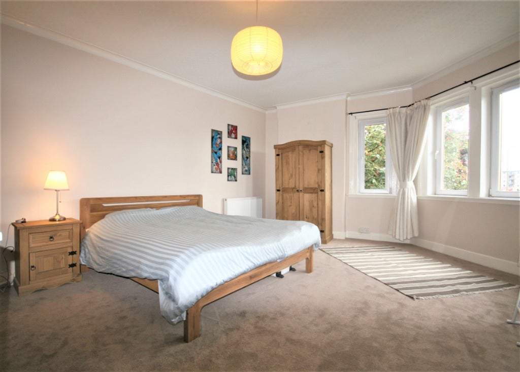 Flat Niddrie Mains Road in City of Edinburgh