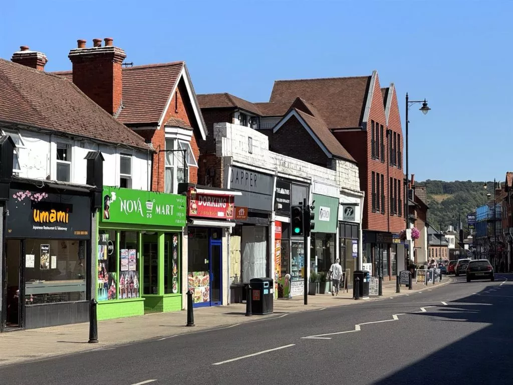 Flat High Street in Mole Valley