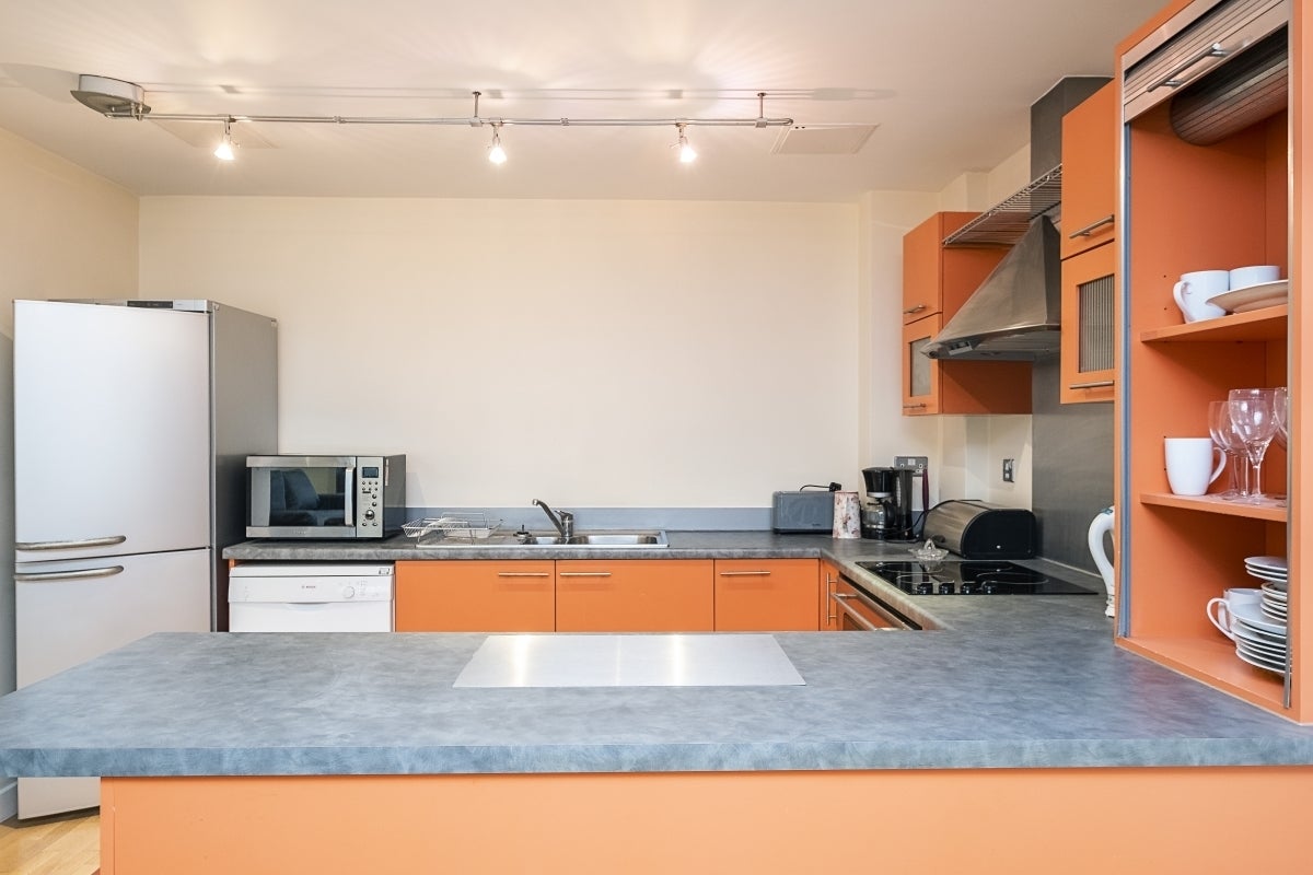 Flat Gainsford Street in Greater London