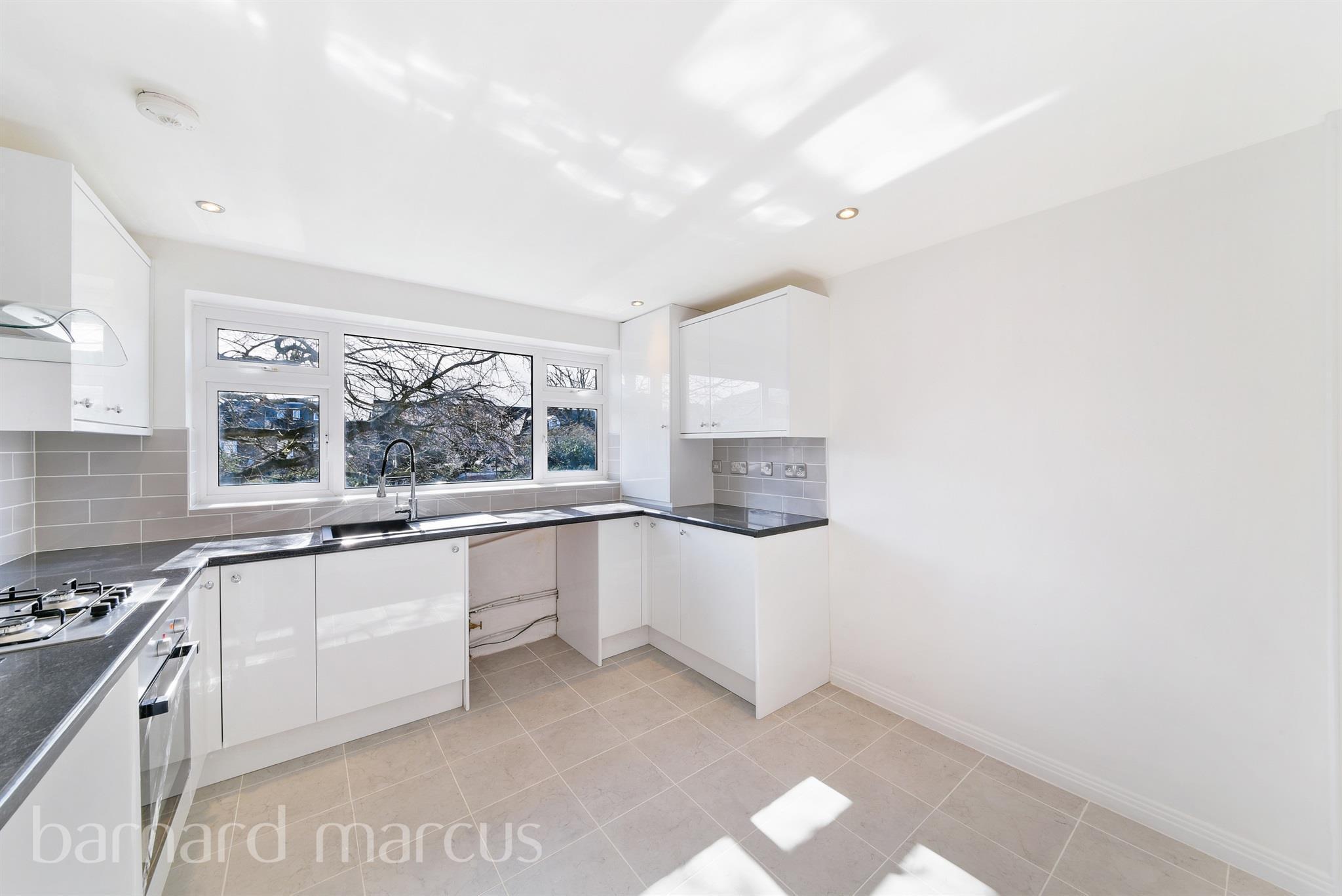 Flat Lime Grove in Greater London