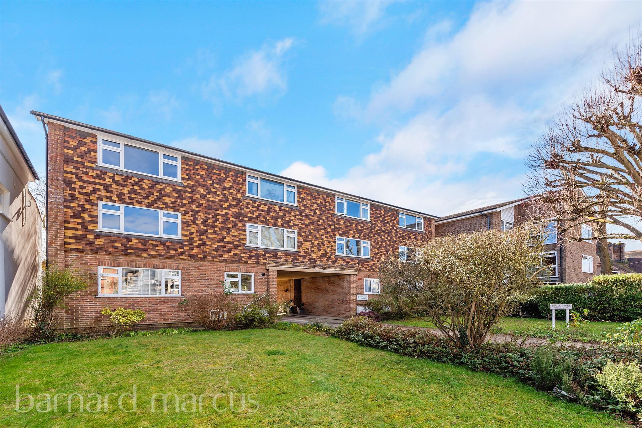 Flat Lime Grove in Greater London