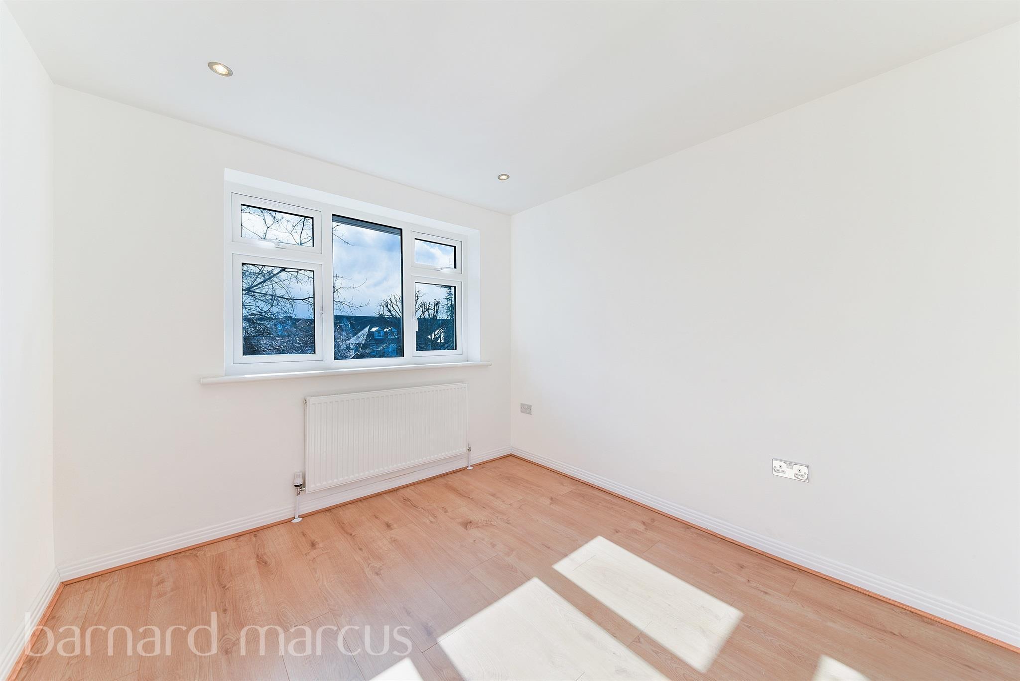 Flat Lime Grove in Greater London