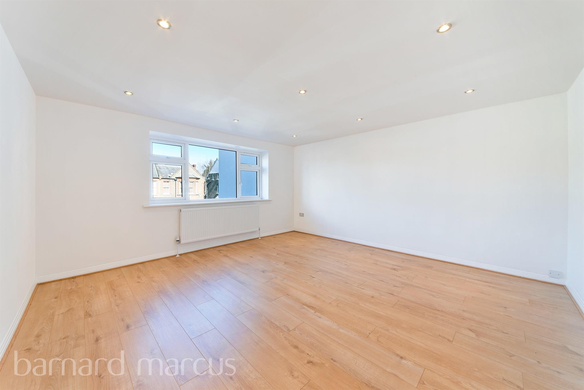 Flat Lime Grove in Greater London