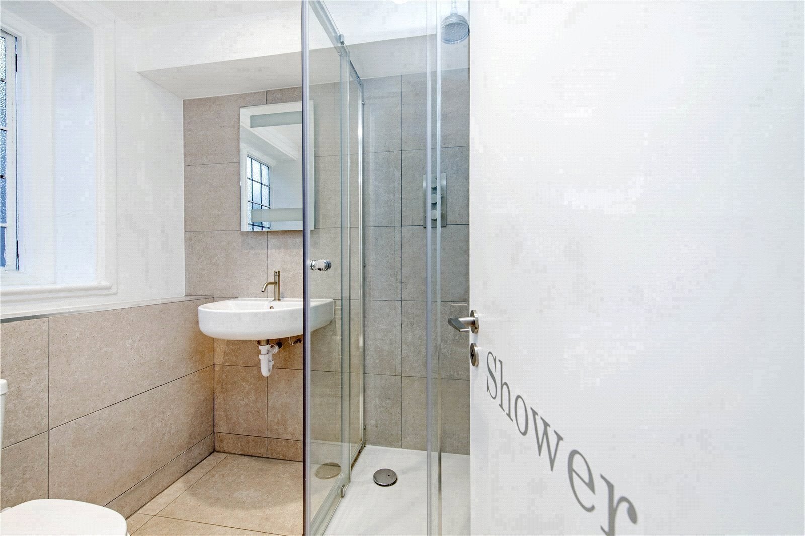 Room Vauxhall Bridge Road in City of Westminster