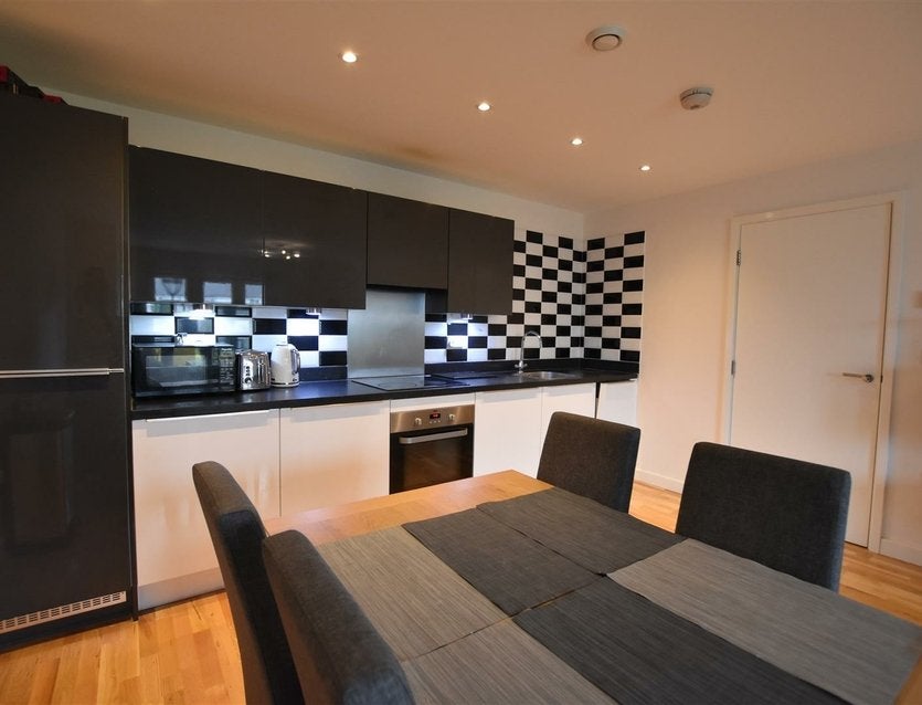 Flat Pennyroyal Drive in Greater London