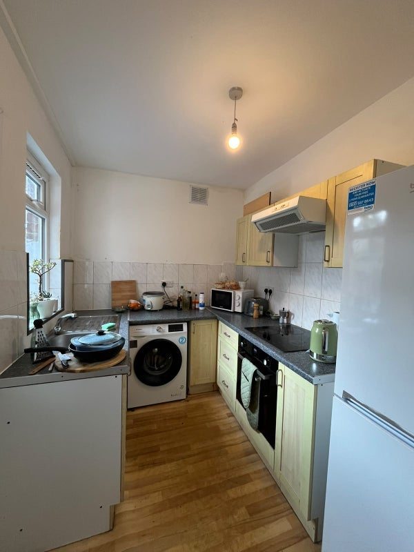 Room Springvale Road in Sheffield