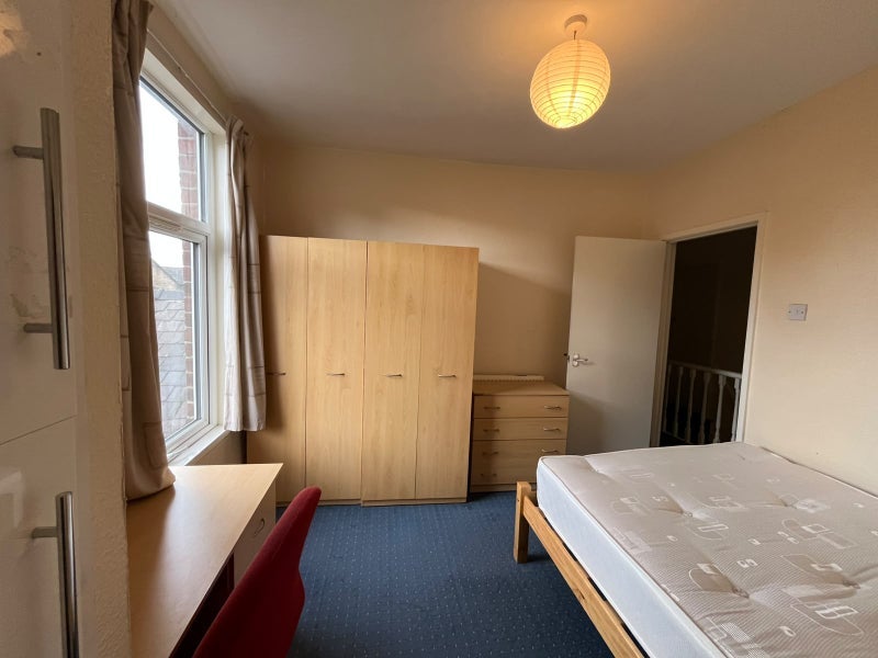 Room Springvale Road in Sheffield