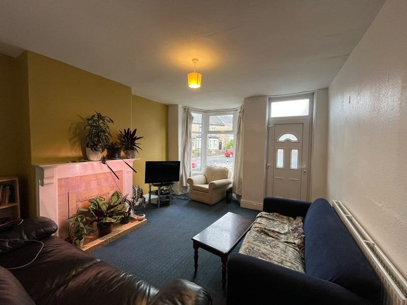 Room Springvale Road in Sheffield