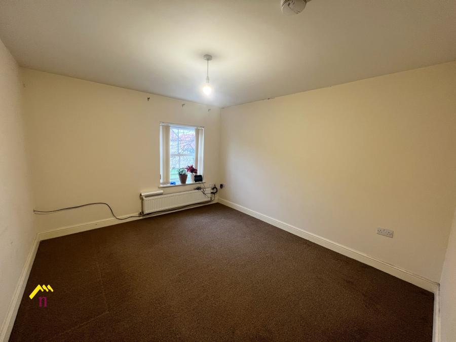 Flat Rainbow Close in Doncaster