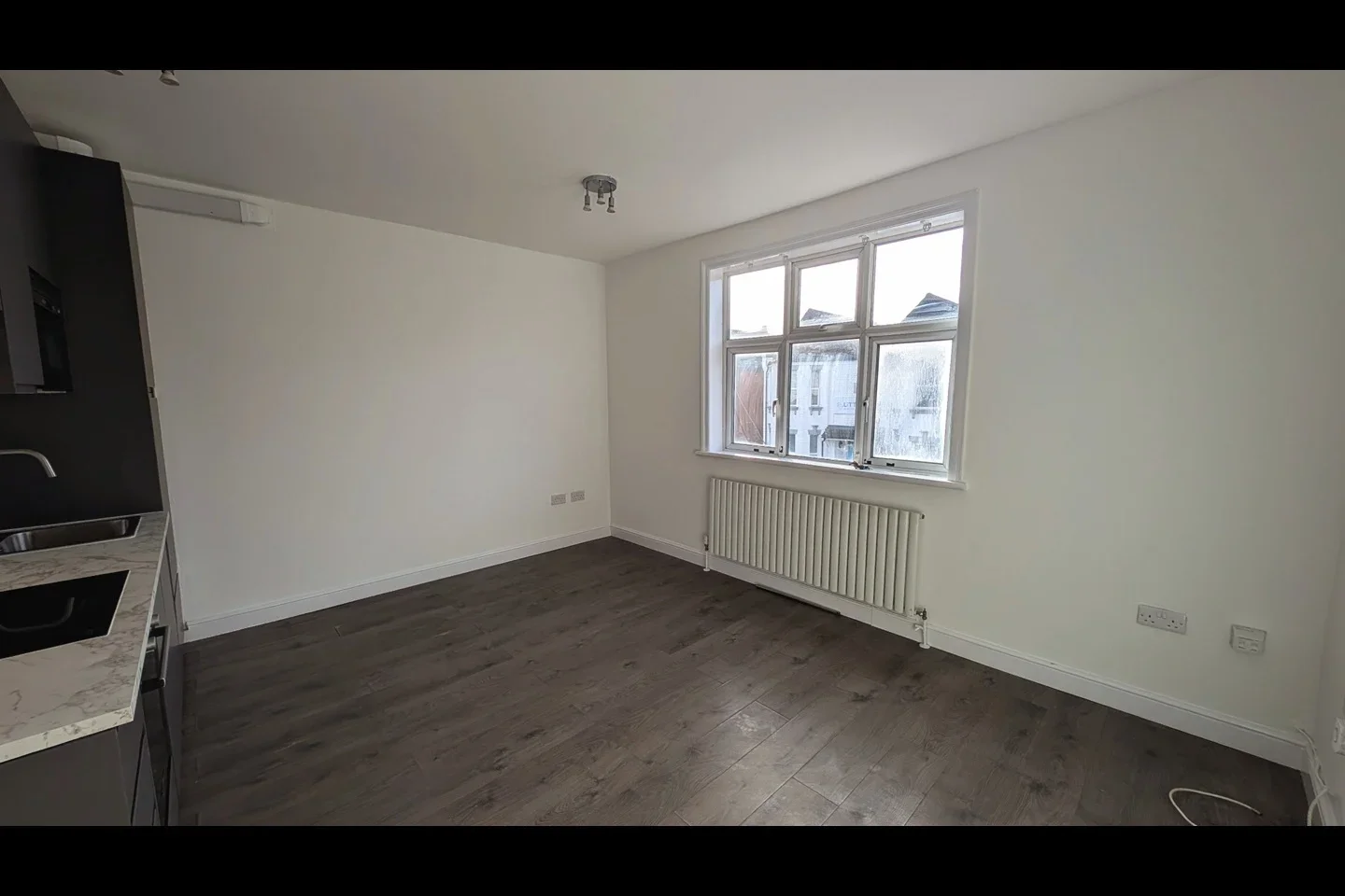 Flat Warrington Road in Greater London