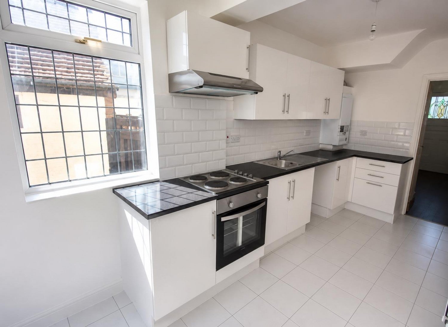 Flat Esher Road in Elmbridge