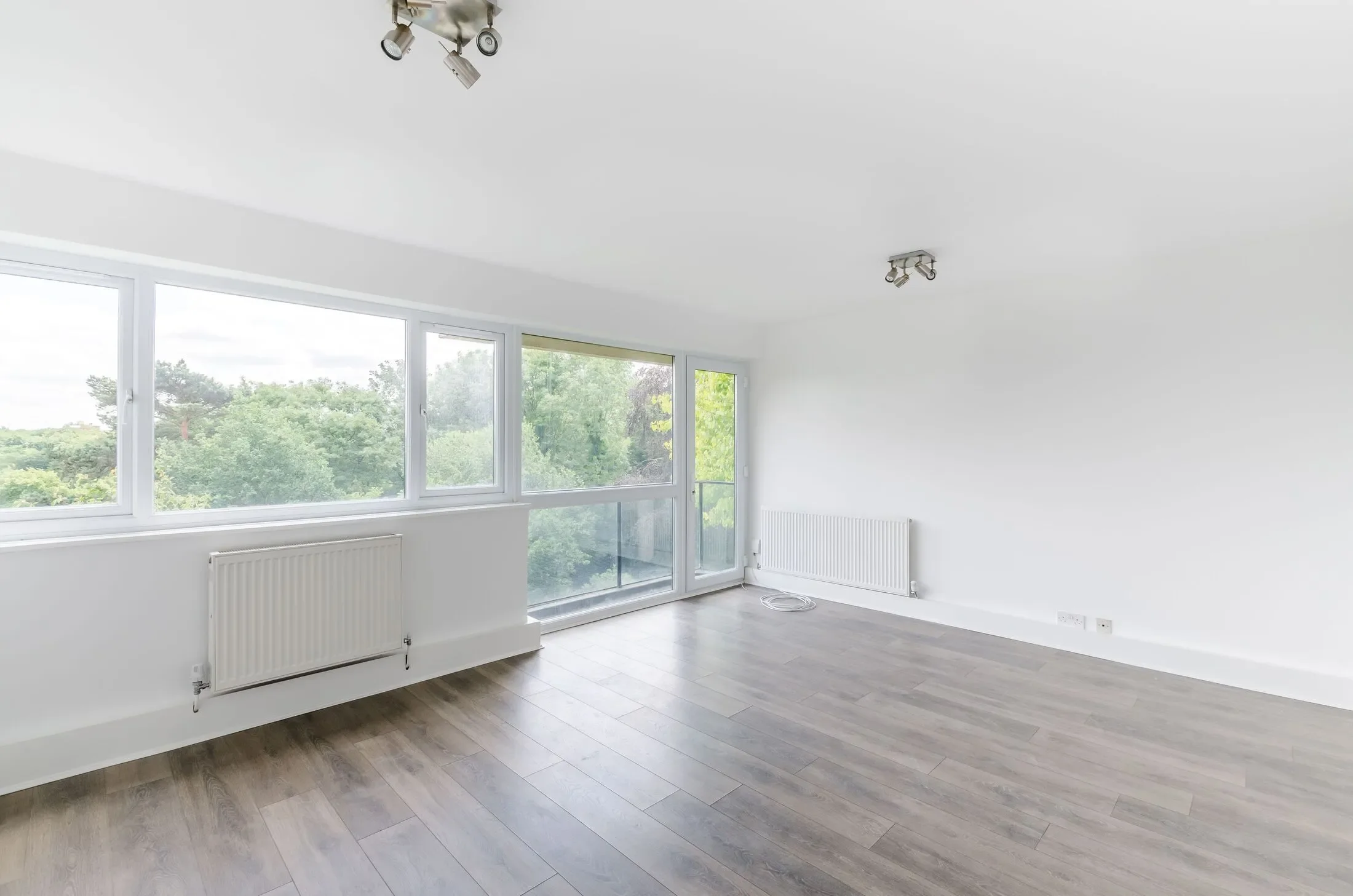Flat Shepherds Hill in Greater London