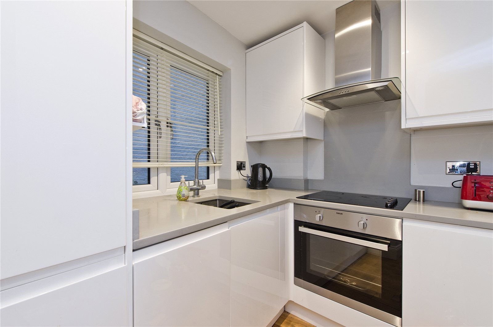 Flat Old Brompton Road in Greater London