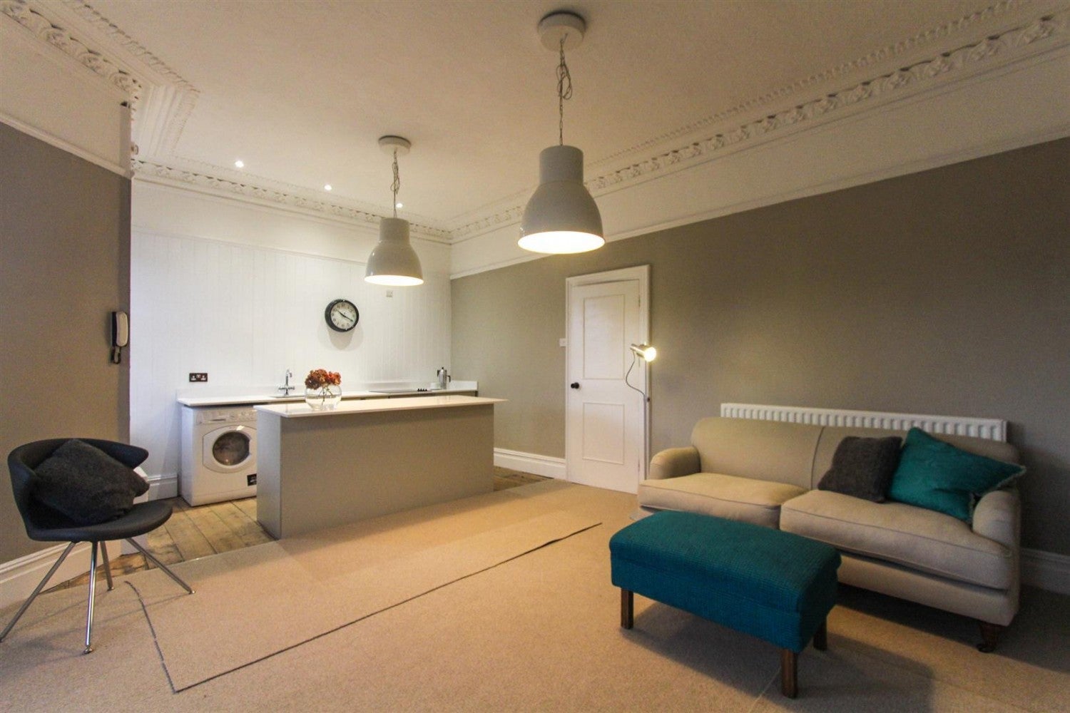 Flat Ninian Road in Cardiff
