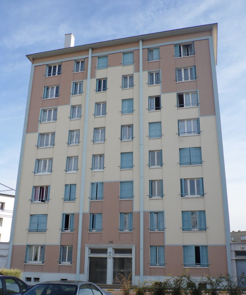 Flat Place Léon Bourgeois in Troyes