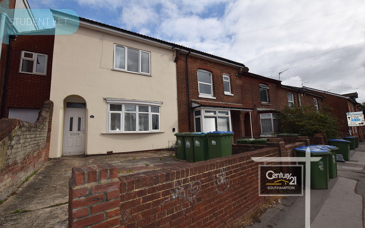 House Lodge Road in Southampton