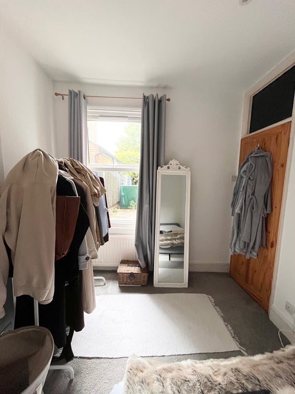 Flat Gambole Road in Greater London