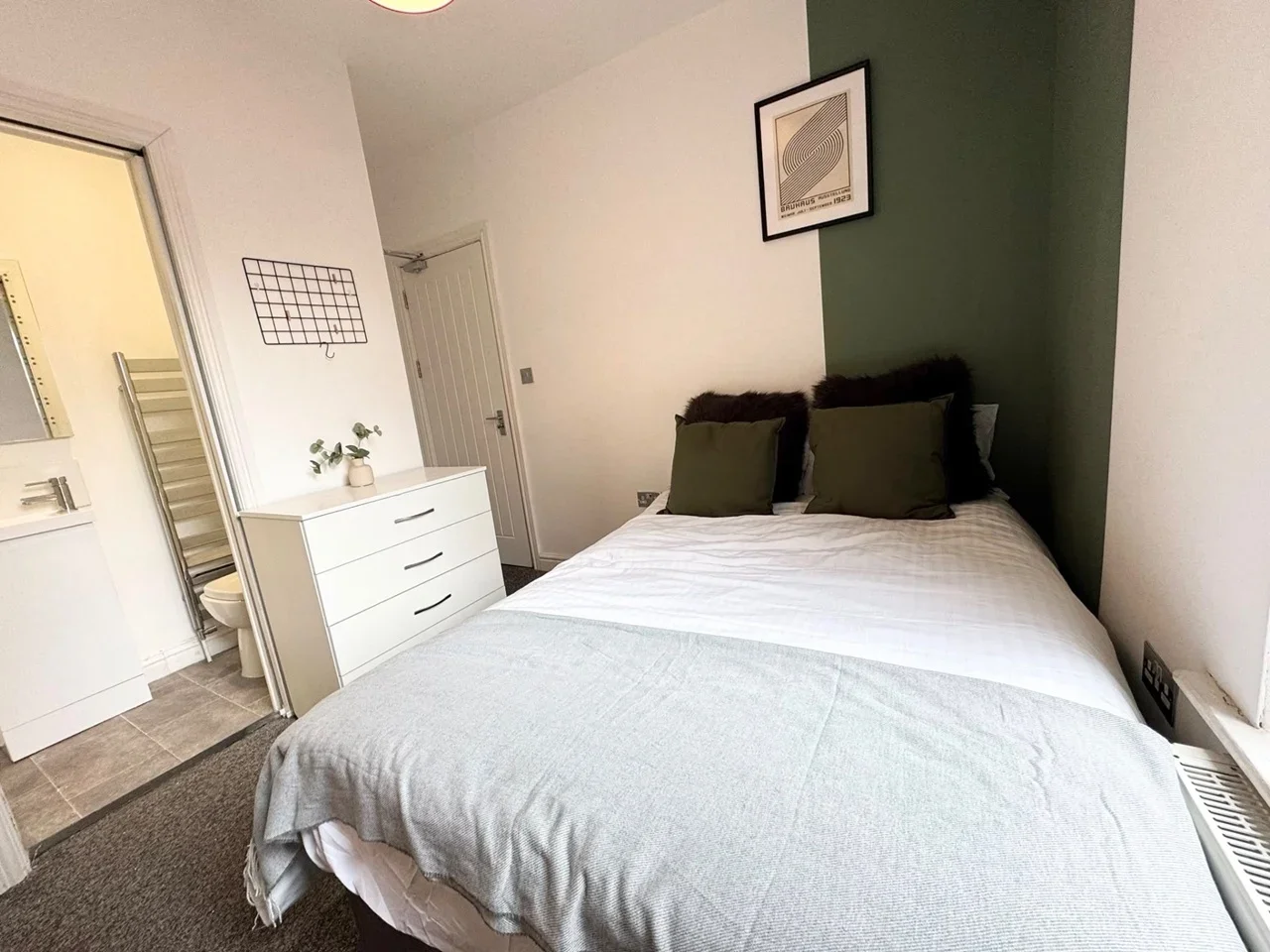 Room Milton Road in Southampton