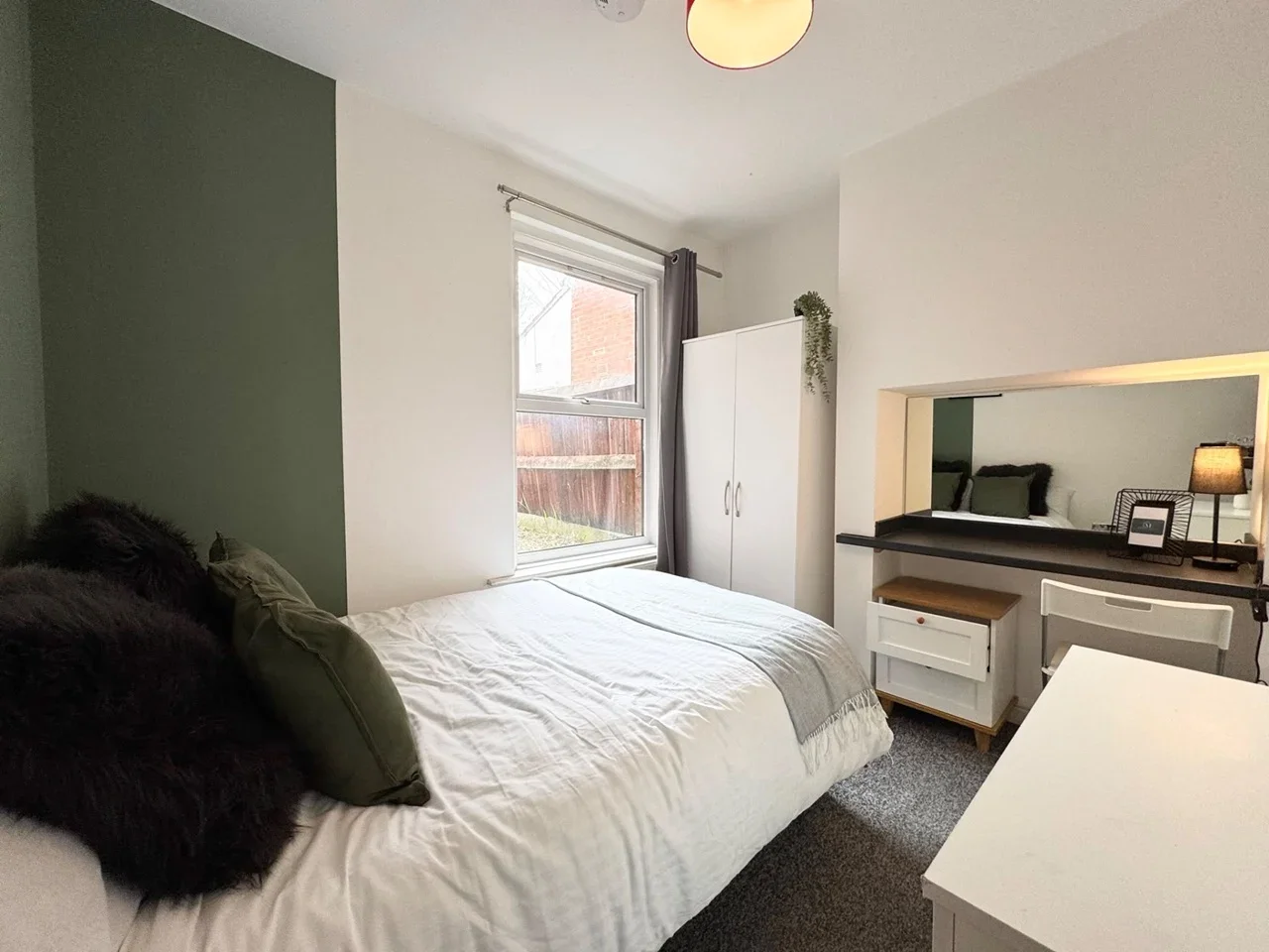 Room Milton Road in Southampton