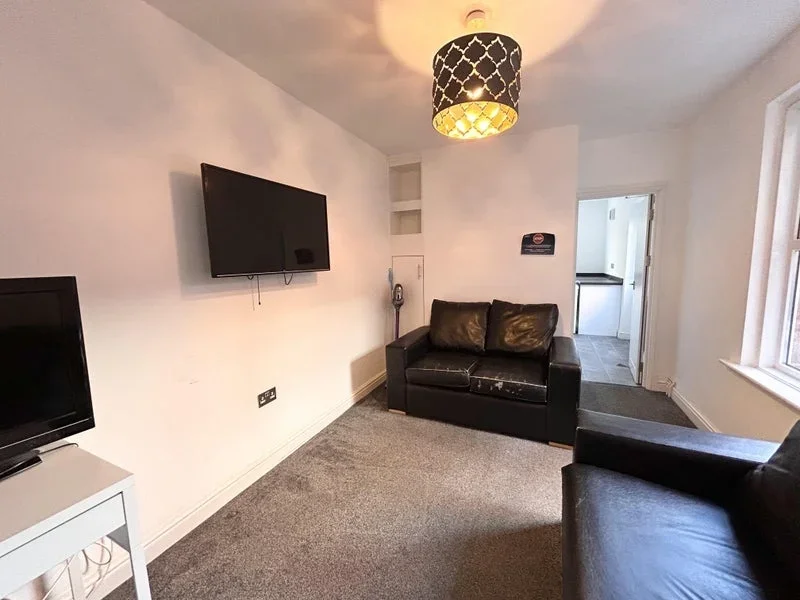 Room Milton Road in Southampton