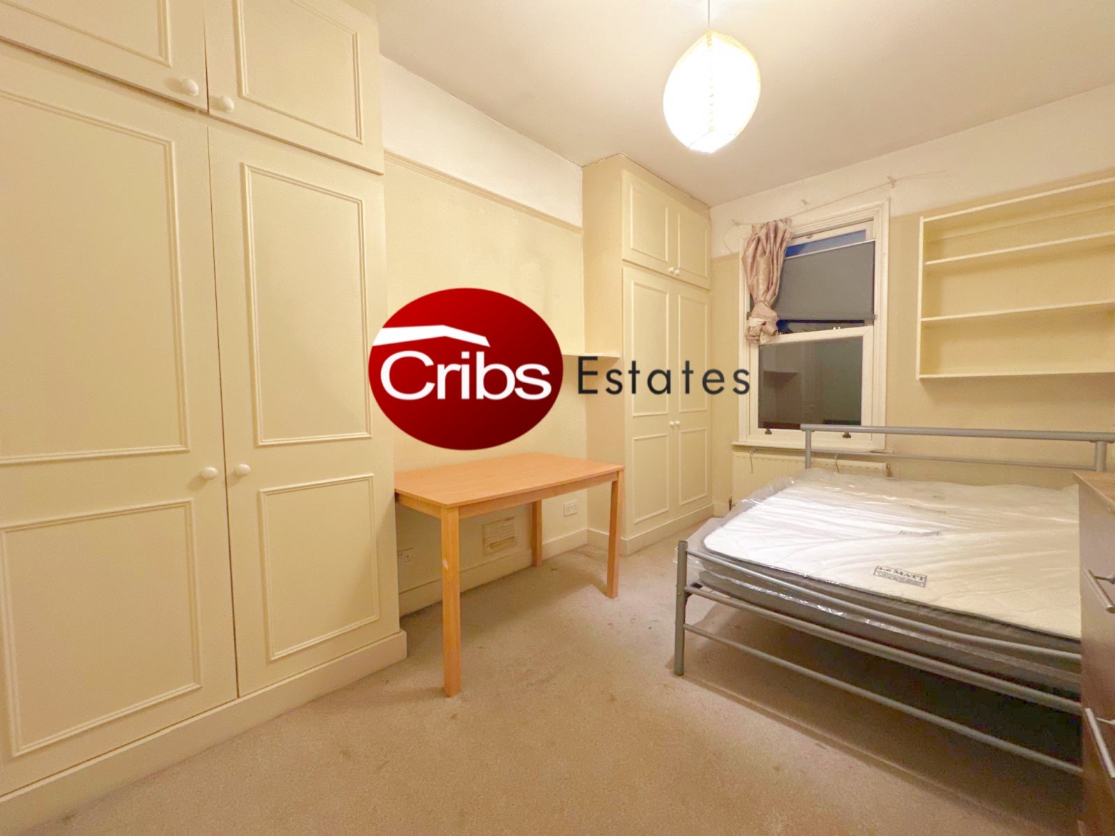 Room Brownhill Road in Greater London