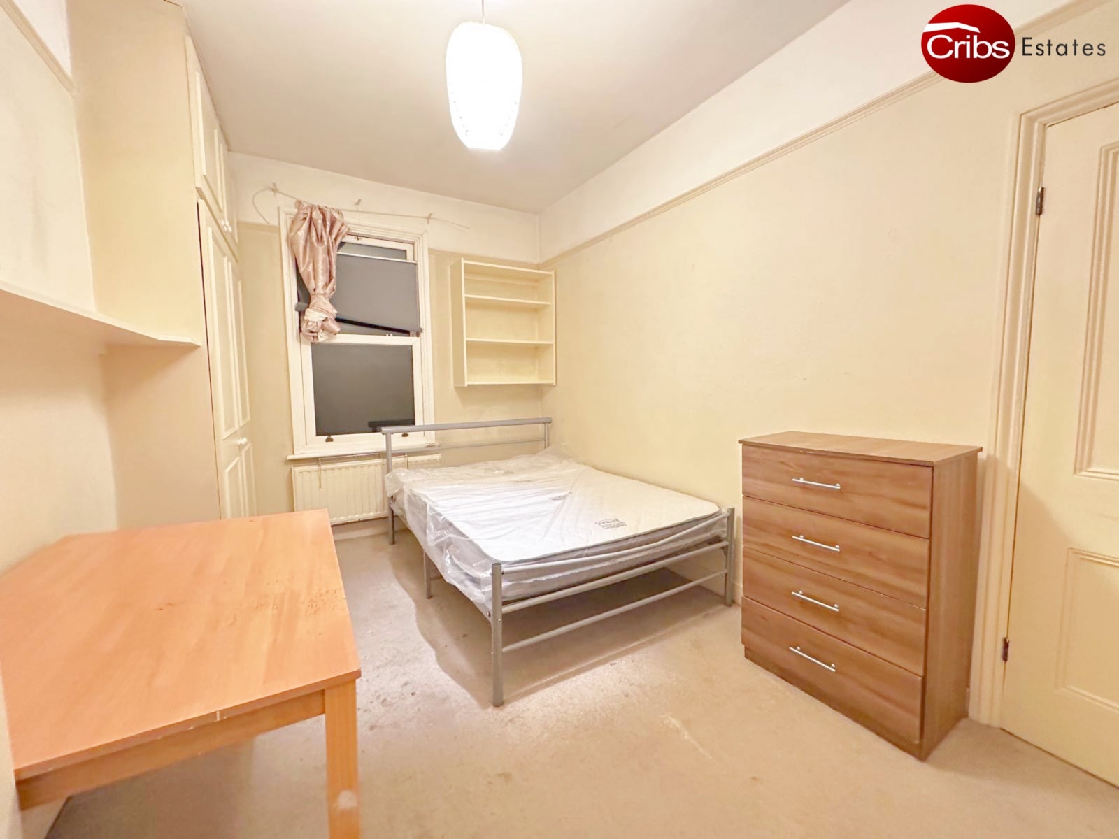Room Brownhill Road in Greater London