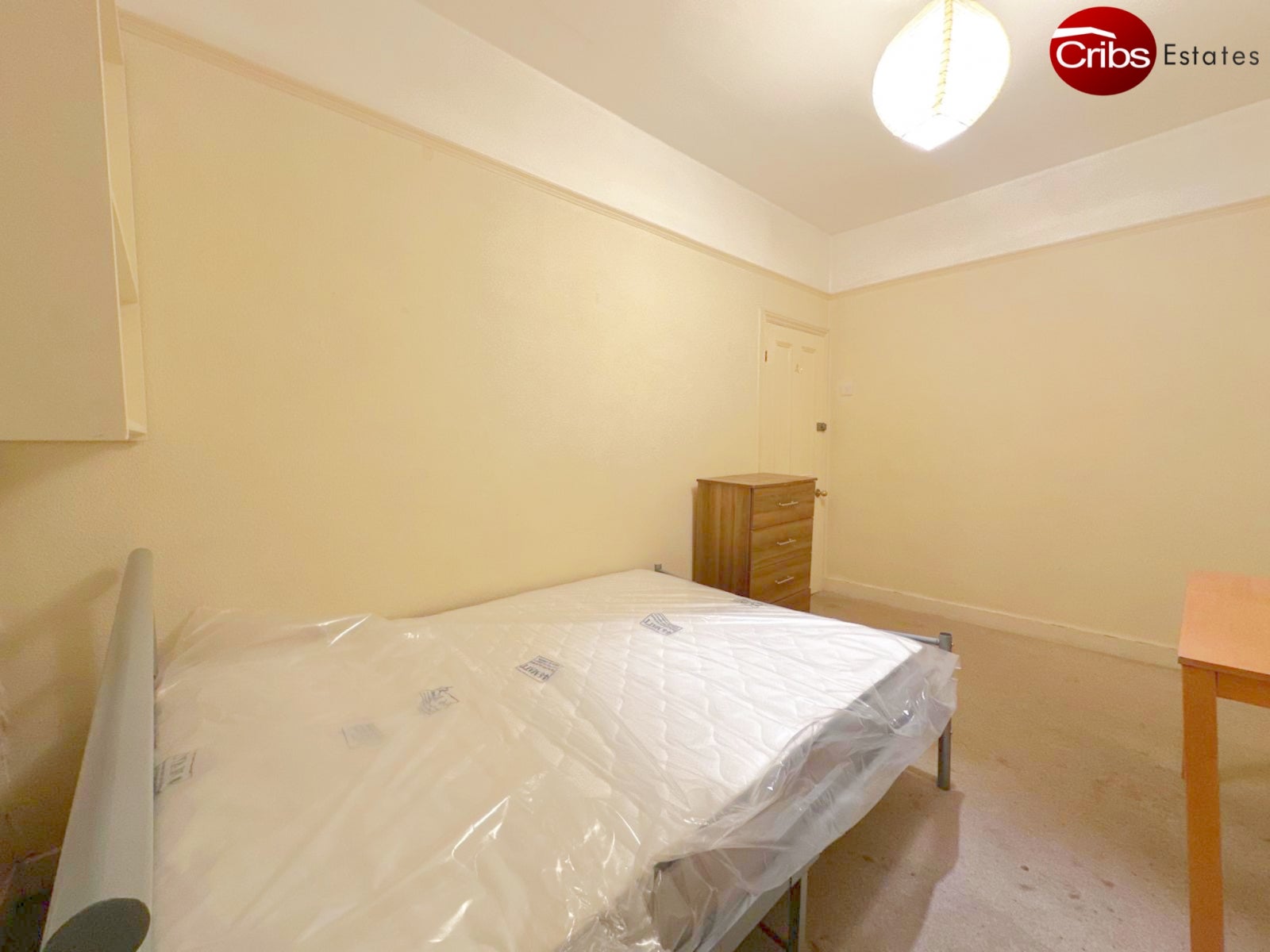 Room Brownhill Road in Greater London