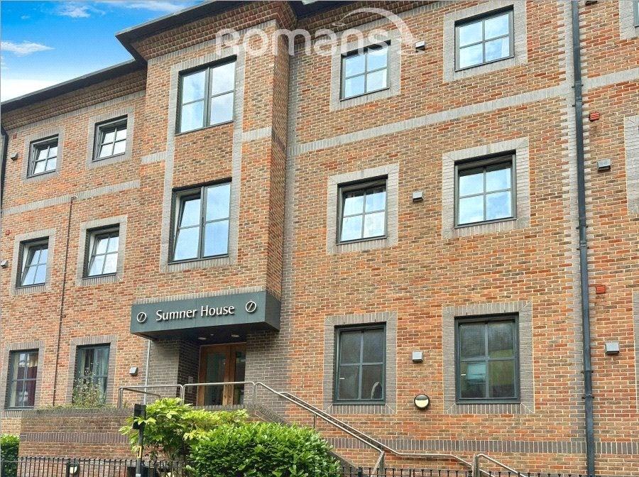 Flat Mendy Street in High Wycombe