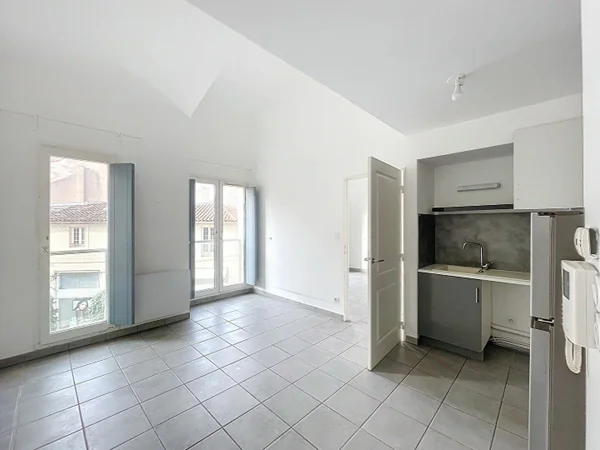 Flat Rue Joseph Vernet in Avignon
