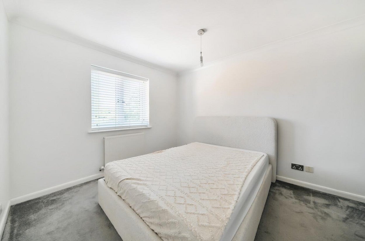 House Paterson Close in Surrey Heath