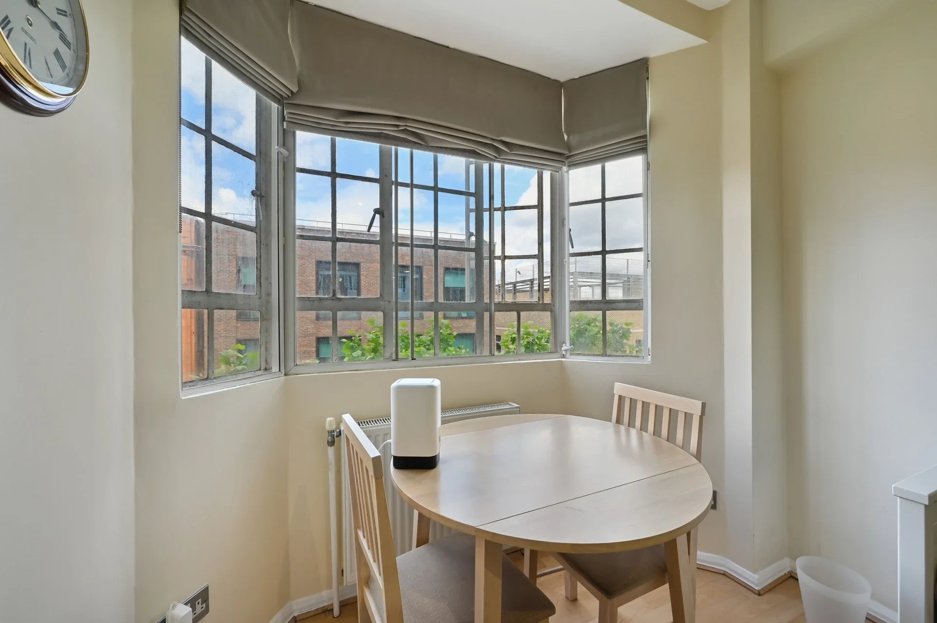 Flat Lucan Place in Greater London