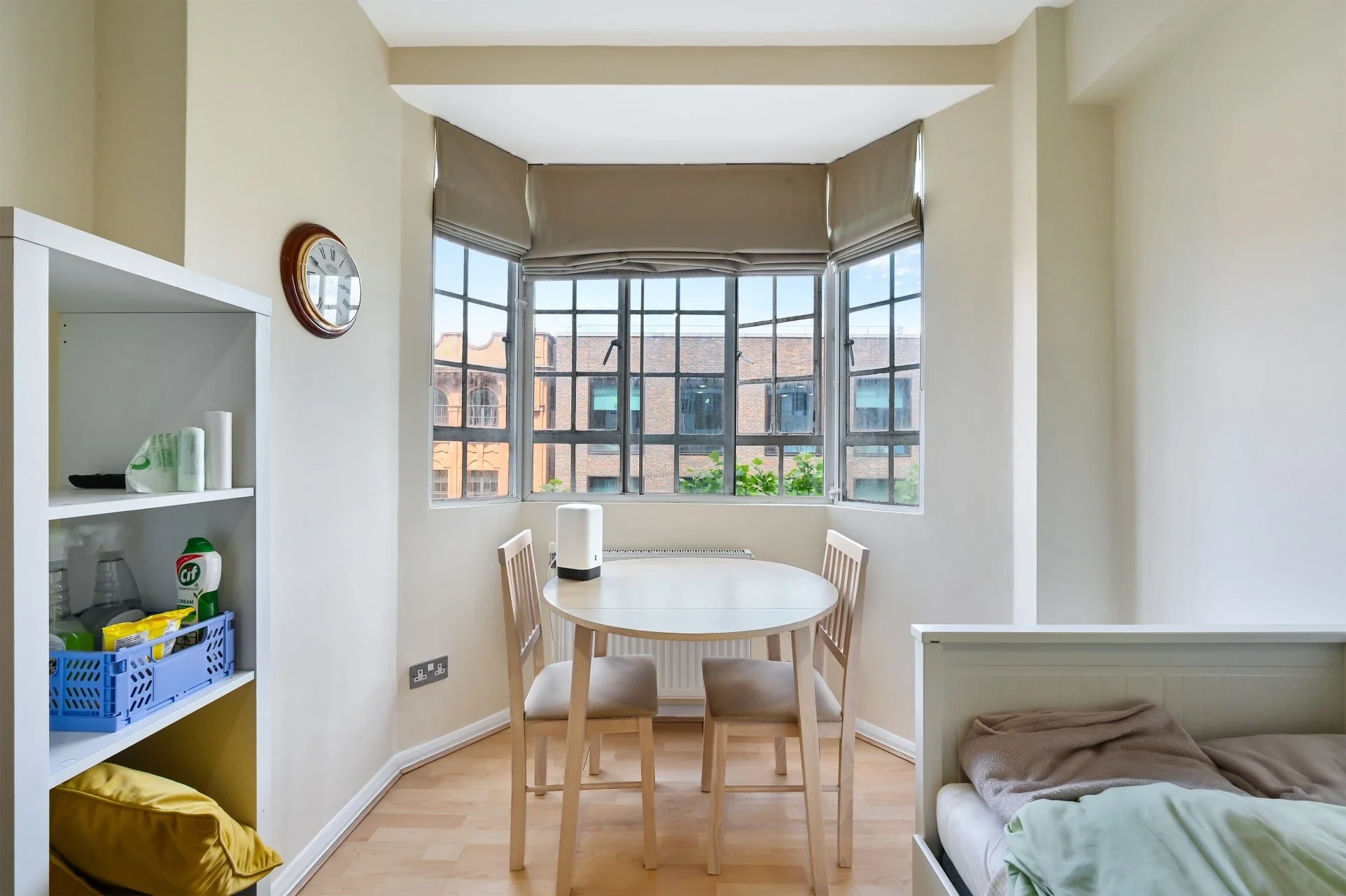 Flat Lucan Place in Greater London